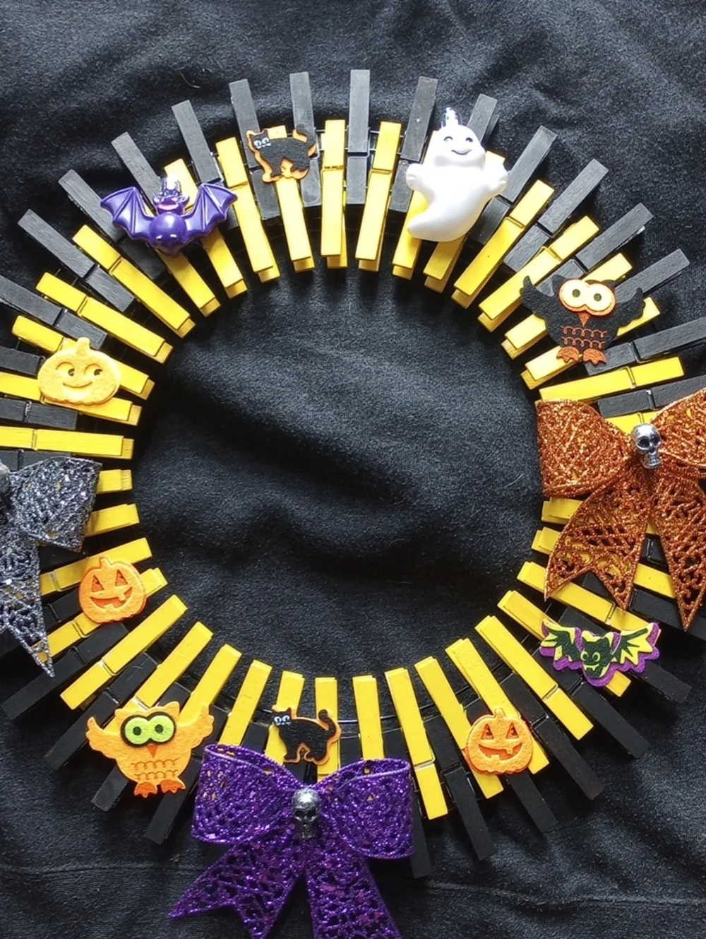 Kids Halloween Costume Accessory Set - Black & Yellow Decorative Clips